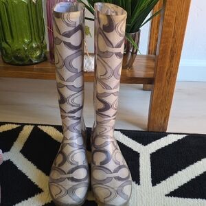 Chic COACH Patterned Knee-High Boots sz 8 Grey Cream Brown